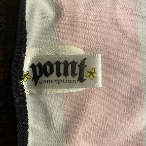 Point conception bikini black & raspberry
Top used once new bottoms never used - Picture 4 of 11